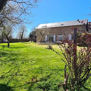 https://gite-la-grange-saint-laurent-dolt.midi-pyreneeshotels.com
