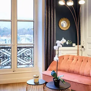 https://le-gatsby-studio-de-luxe.hotels-rhonealpes.com