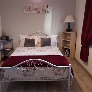 https://studio-a-campagnac.midi-pyreneeshotels.com